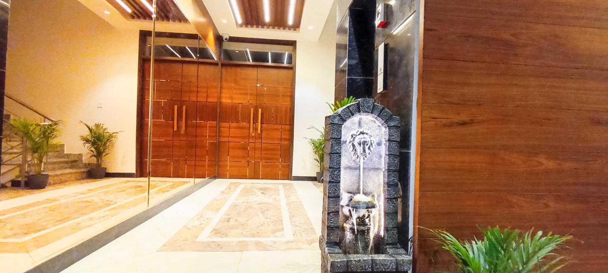 Hotel Lake View Chandīgarh Екстериор снимка
