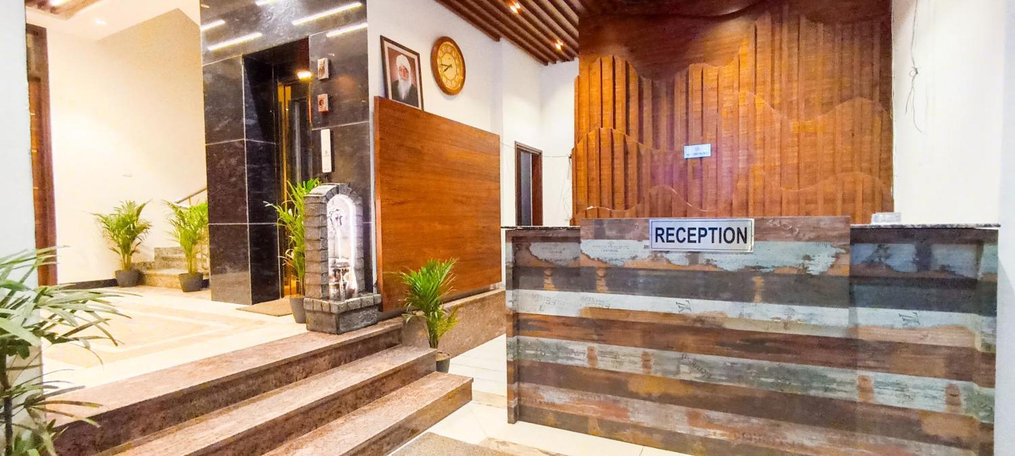 Hotel Lake View Chandīgarh Екстериор снимка